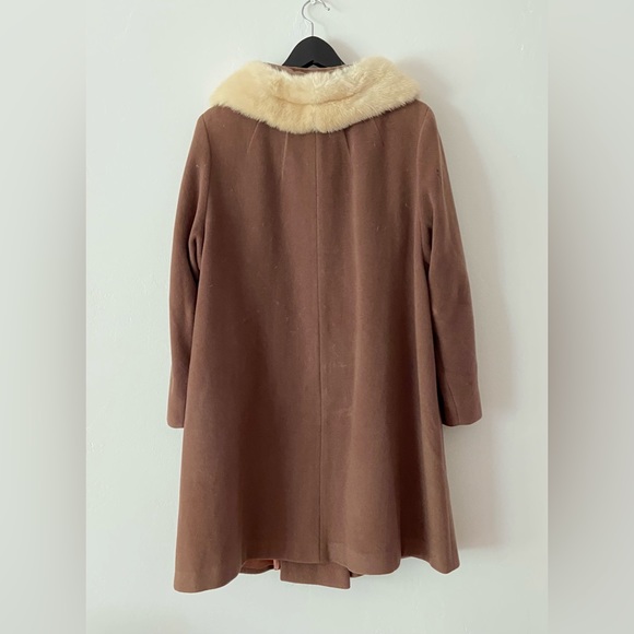 Vintage Taupe Wool Coat with Fur Trim - Picture 3 of 8